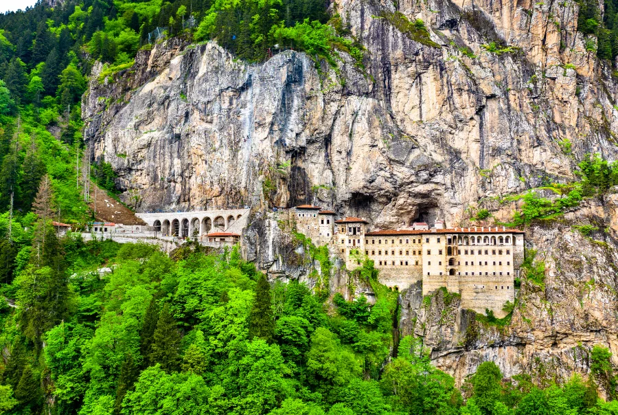 TRABZON-SÜMELA MANASTIRI- GÜLBAHAR HATUN CAMİİ ATATÜRK KÖŞKÜ-  TRABZON AYASOFYA-TRABZON-ANTALYA