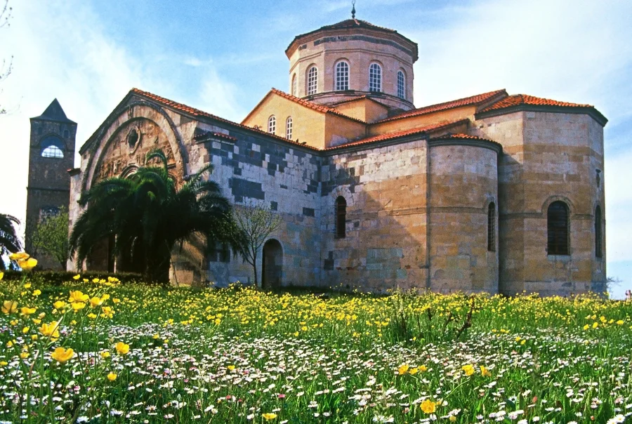 T R A B Z O N - GÜLBAHAR HATUN CAMİİ -ATATÜRK KÖŞKÜ -AYASOFYA - KAZAZİYE SANATI - TELKÂRİ ATÖLYESİ-KUZALAN ŞELALESİ-MAVİ GÖL-GÖKSU TRAVERTENLERİ
