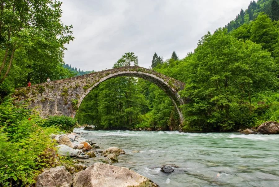 ANTALYA –RİZE- FIRTINA VADİSİ-TİMİSVAT KÖPRÜSÜ– ÇİNÇİVA-ZİLKALE-PALOVİT ŞELALESİ-HUSER YAYLASI- AYDER YAYLASI - MAKHUNSETİ ŞELALESİ -GÜRCİSTAN BATUM
