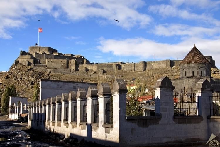KARS - SARIKAMIŞ ŞEHİTLER ANITI – KATERİNA KÖŞKÜ - ÇILDIR GÖLÜ - KARS MERKEZ - KAFKAS CEPHESİ HARP TARİHİ MÜZESİ - KARS KALESİ - 12 HAVARİLER KİLİSESİ - KARS ESKİ VALİ KONAĞI - DEFTERDARLIK GAZİ AHMET MUHTARPAŞA KONAĞI - ALEKSANDER NEVSKY KATEDRALİ (