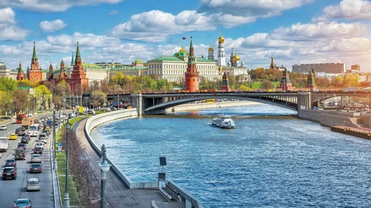 BEYAZ GECELER MOSKOVA & ST.PETERSBURG TURU 4 GECE 5 GÜN
